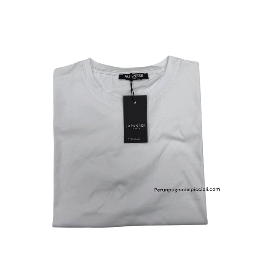T-shirt Over Japanese Basic