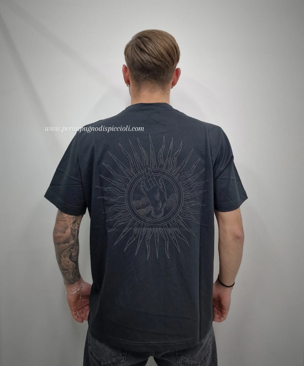T-shirt Key More art: sole gonfiato big