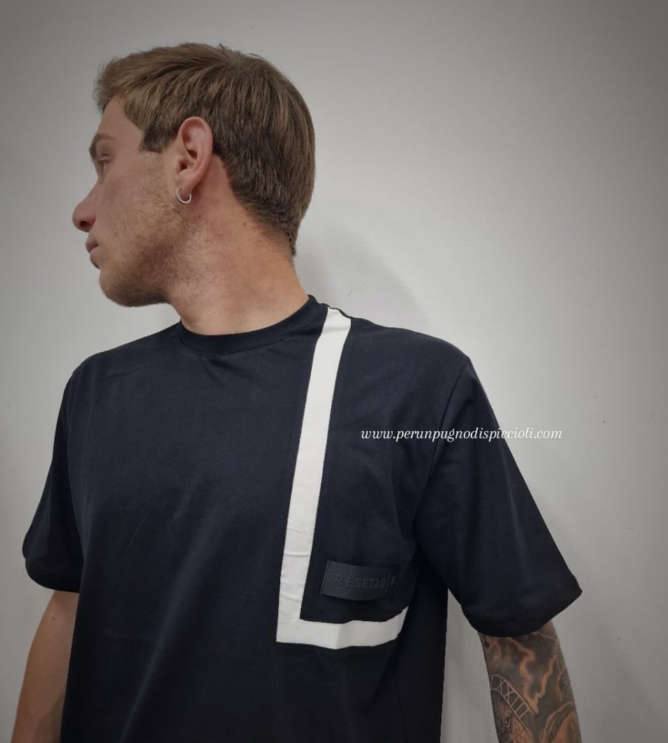 T-shirt Reset 2.0 con fascia lato cuore