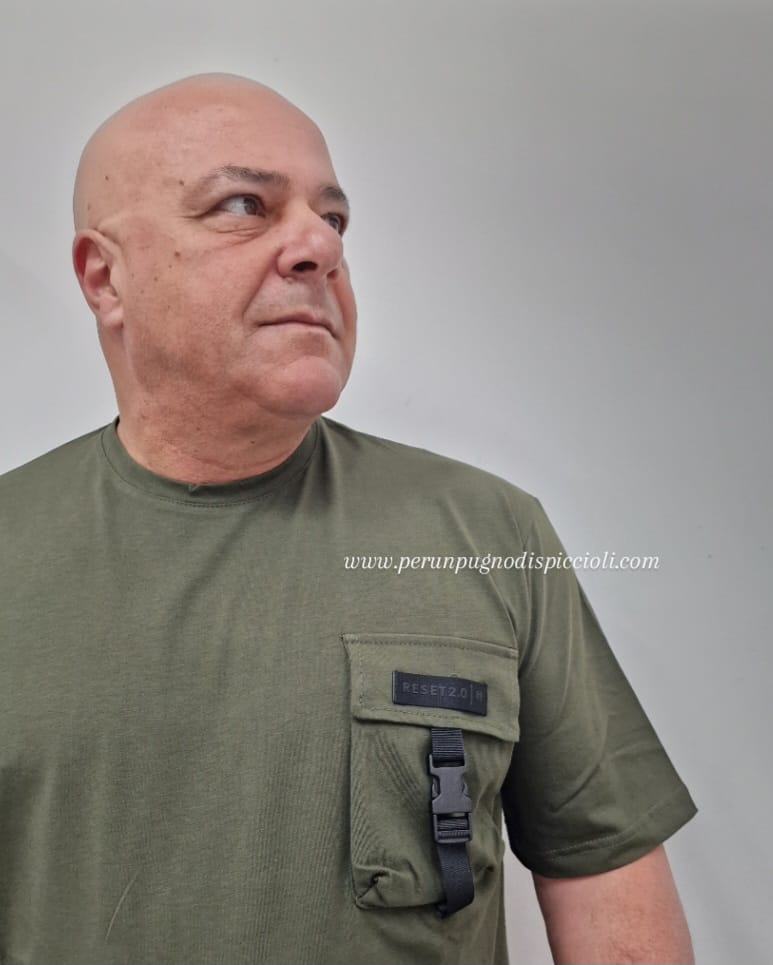 T-shirt Reset tasca con gancio