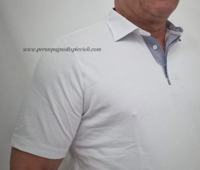 Polo Portocervo con collo a righe