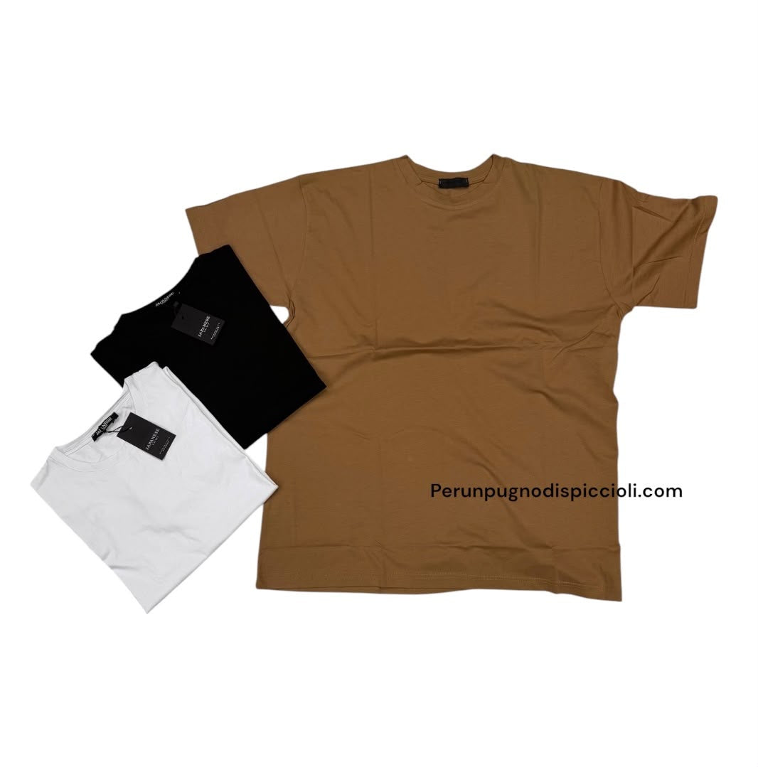 T-shirt Over Japanese Basic