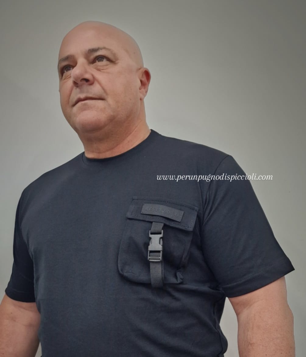 T-shirt Reset tasca con gancio
