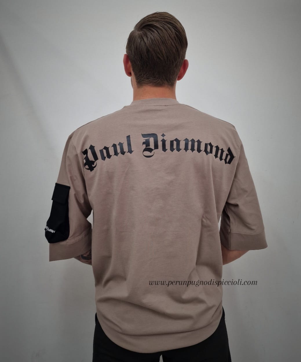 T-shirt Paul Diamond con taschino sulla manica