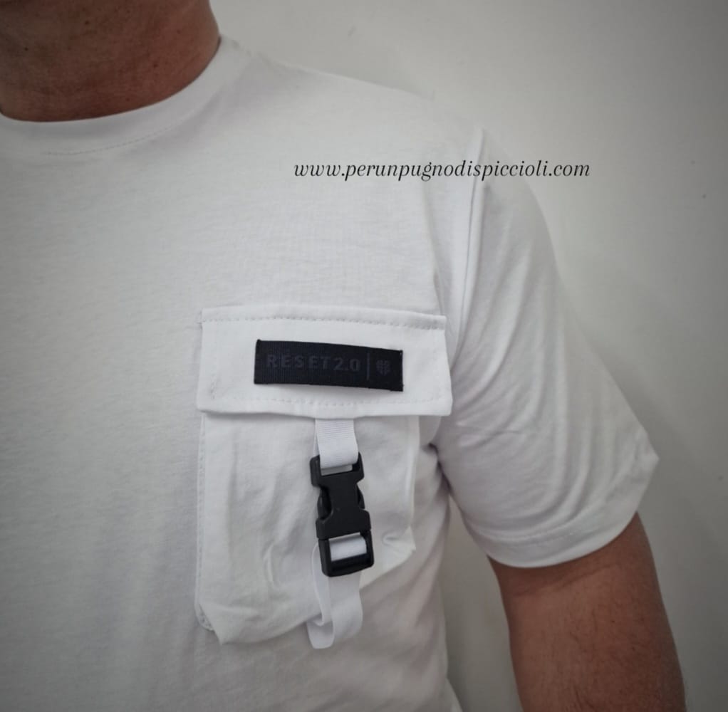 T-shirt Reset tasca con gancio