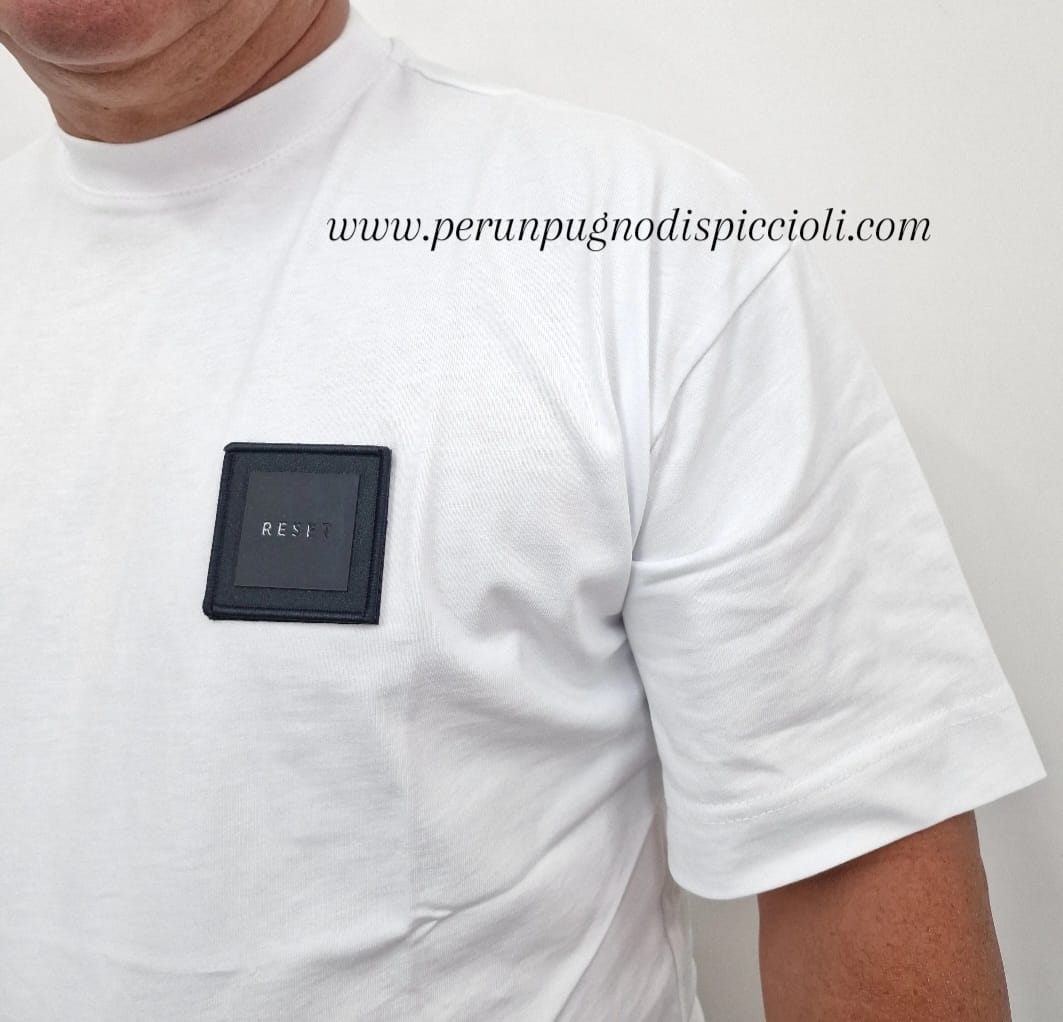 T-shirt Reset 2.0 art: gommino lato cuore