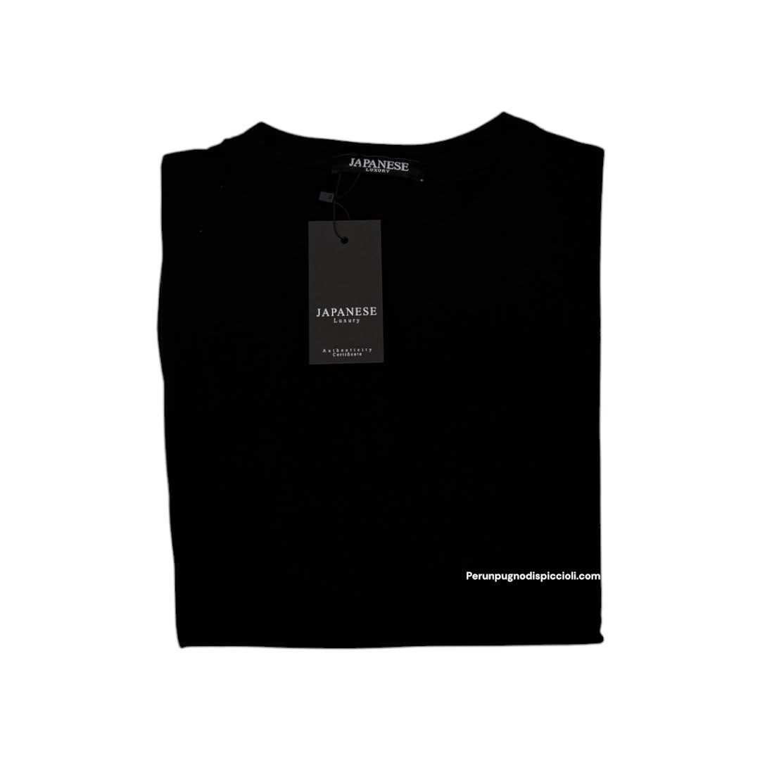T-shirt Over Japanese Basic