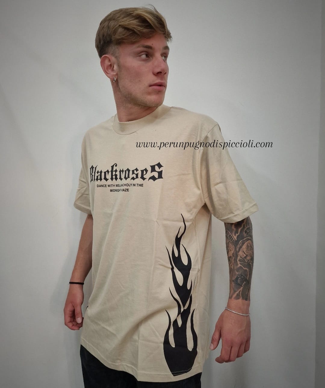 T-Shirt Cianotic art: black roses